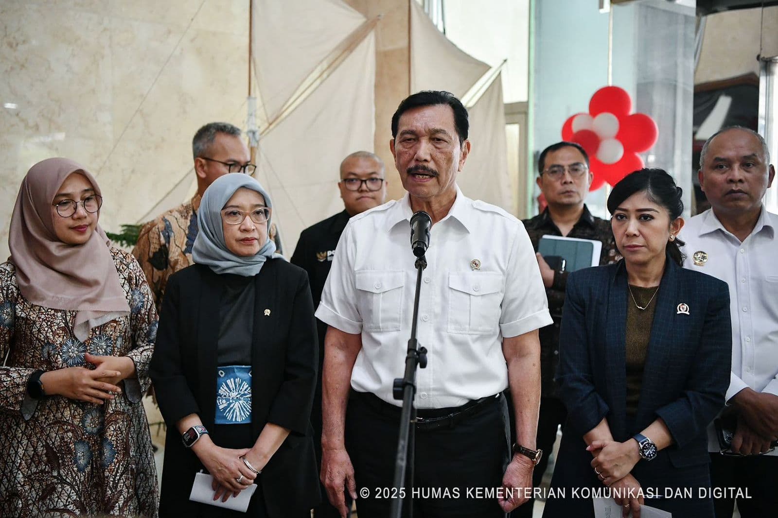 Komite Percepatan Transformasi Digital Gelar Rapat Perdana, Luhut Tegaskan Percepatan GovTech AI