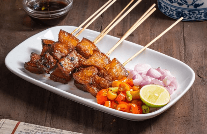 Viral Film Dokumenter Pesta Babi, Apa Hukum Makan Daging Babi untuk Obat?