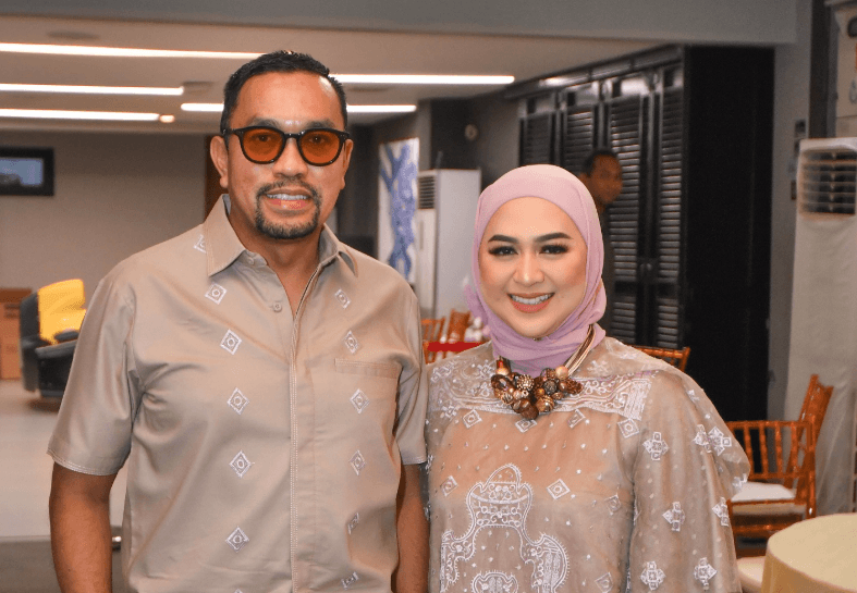 Mengenal Feby Belinda, Istri Ahmad Sahroni yang Jarang Disorot Publik