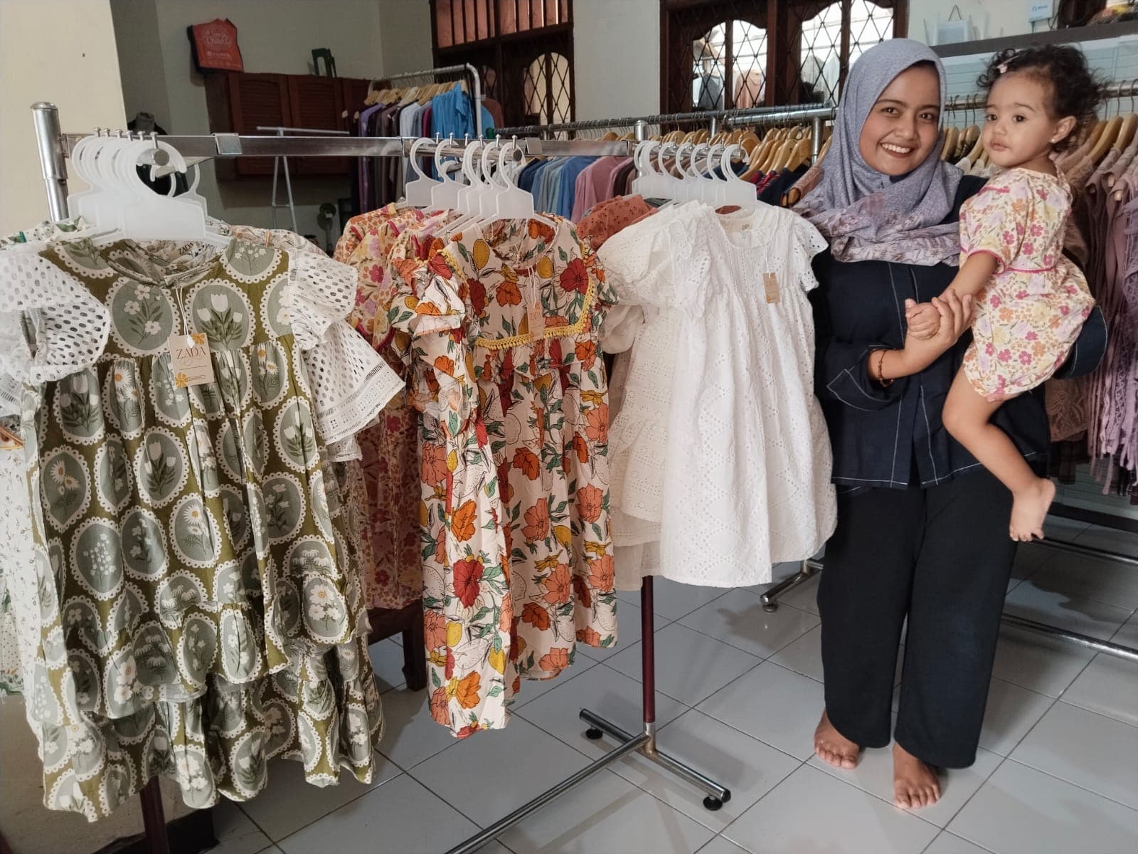 Bersama Shopee, Ibu Rumah Tangga Ini Wujudkan Mimpi Jadi Pengusaha Lewat Zada For Kids