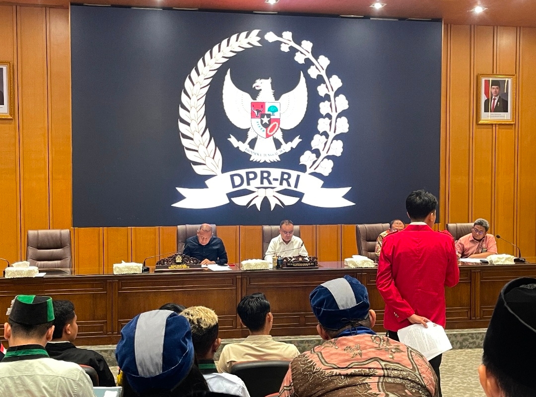 Pimpinan DPR Terima Audiensi Perwakilan BEM SI, Serap Aspirasi secara Langsung