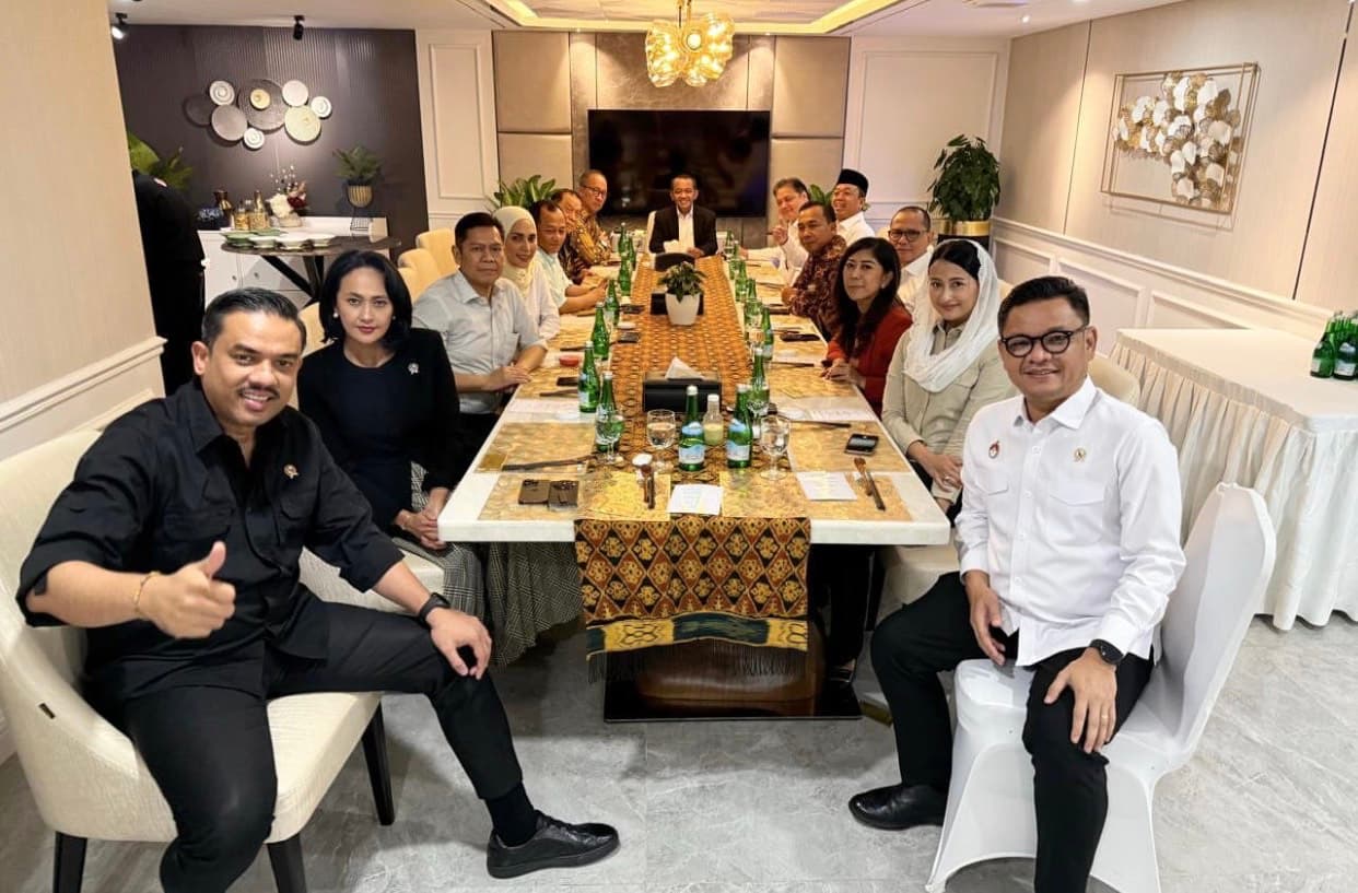 Bahlil Ajak Menteri dari Golkar Kerja Keras Sukseskan Agenda Prabowo-Gibran