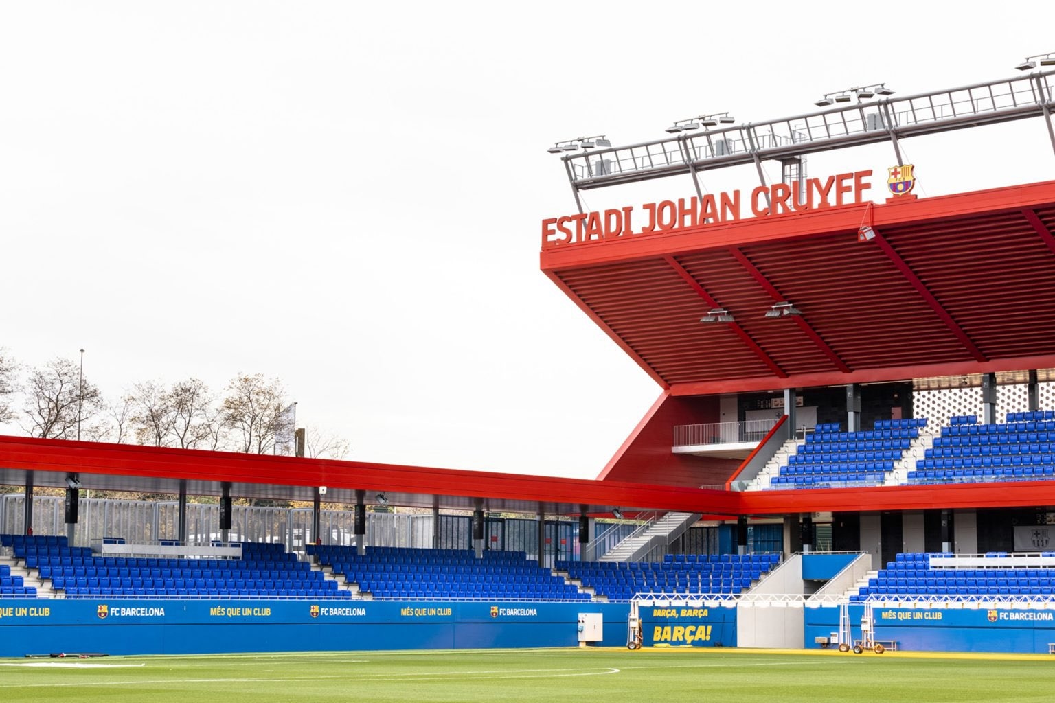 Camp Nou Ditolak, Barcelona Jamu Valencia di Stadion Johan Cruyff Berkapasitas 6.000
