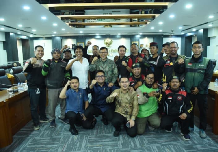 BAM DPR Dukung Tuntutan Pengemudi Ojol Turunkan Potongan Aplikasi Jadi 10 Persen