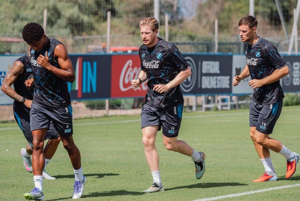 Kevin De Bruyne Kembali ke Etihad, Antonio Conte Ingatkan Sang Gelandang Kini Pemain Napoli