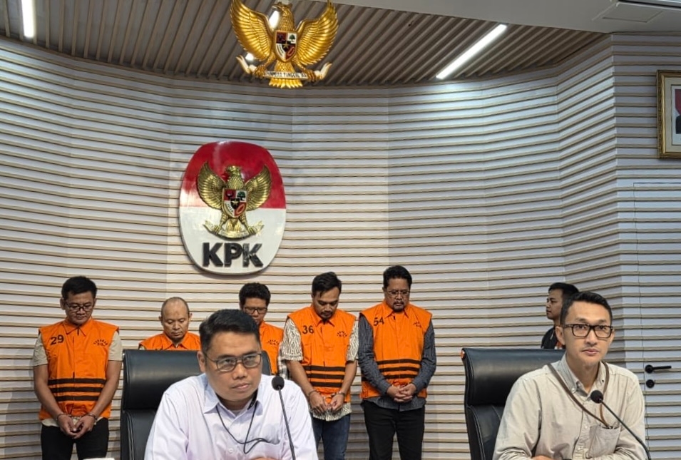 KPK Tahan Dirut BPR Jepara Artha dan Empat Tersangka Korupsi Kredit Fiktif Rp263,5 Miliar