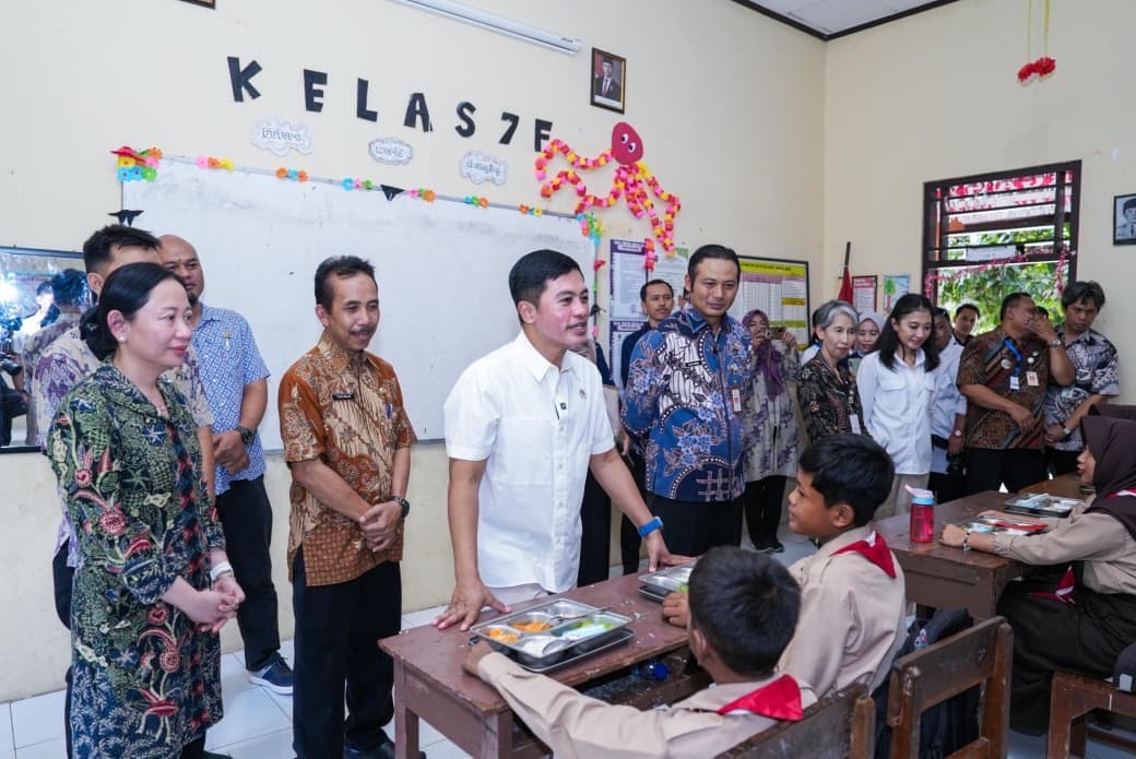 Wamenkes Pastikan MBG Sudah Melalui Proses Seleksi dan Pengawasan Ketat