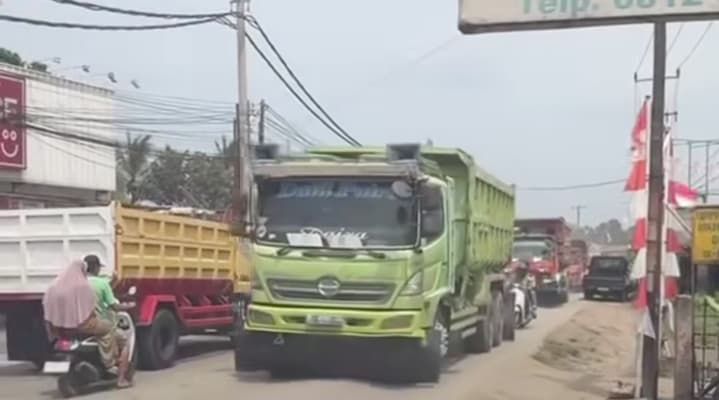 DPR Dorong Perpanjangan SIM Pengemudi Truk Bebas PNBP hingga Dapat Rumah Subsidi