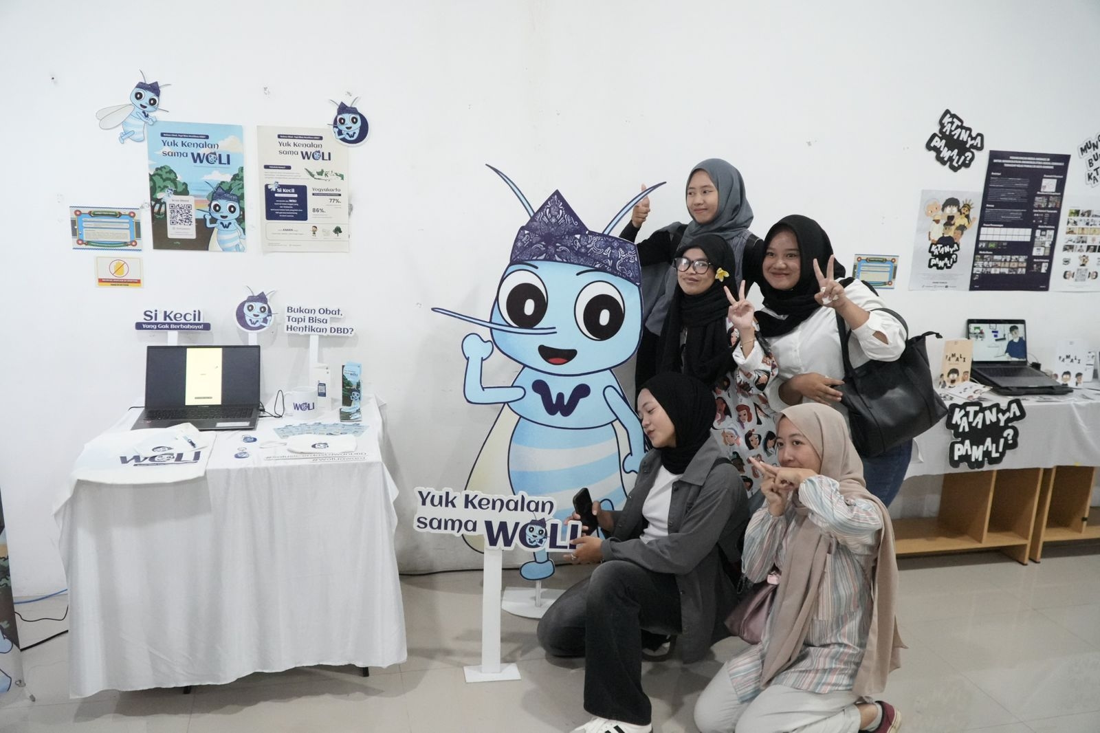 Mahasiswa UTB Buktikan Inovasi dan Kepedulian Lewat Karya di Ajang Warkop DKV 2025