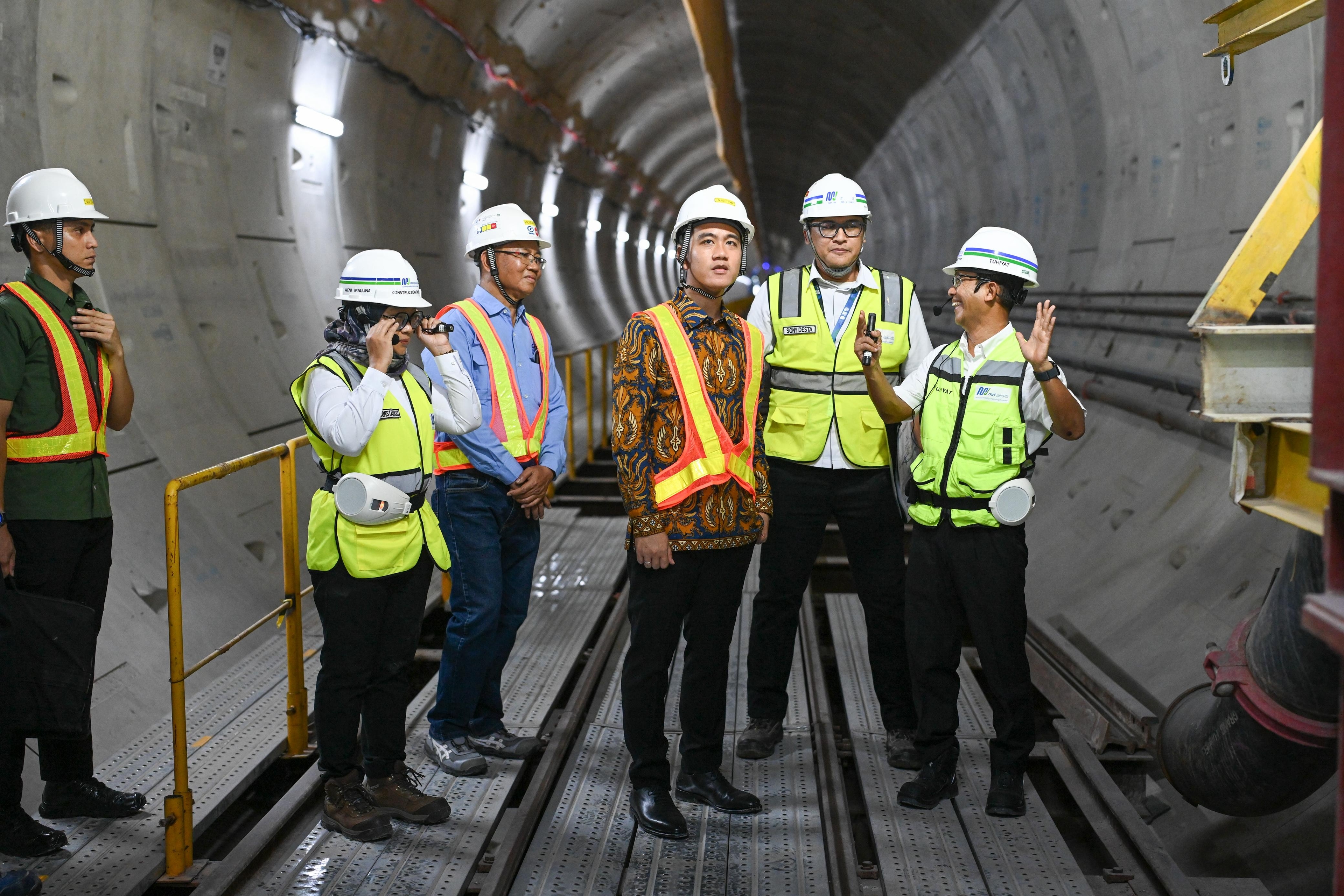 Dukung Mobilitas Masyarakat, Gibran Minta Pengerjaan MRT Sawah Besar Tak Molor