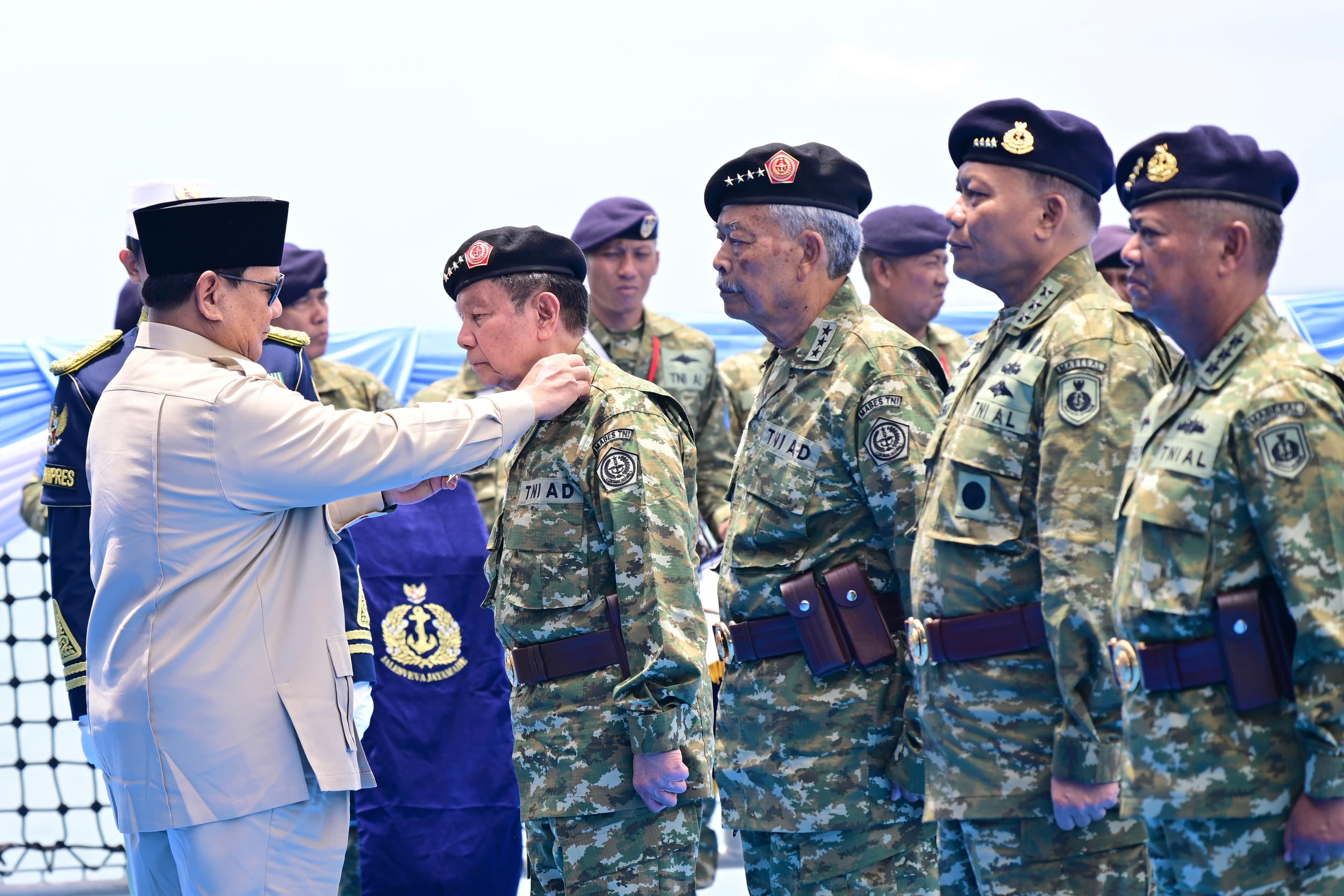 Prabowo Anugerahkan Pangkat Istimewa ke 11 Purnawirawan TNI: Mereka Telah Beri Pengabdian Terbaik