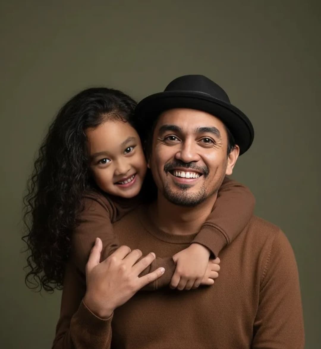 Berkat AI, Gewa Bisa Foto Bareng Mendiang Glenn Fredly: Happy Birthday in Heaven Ayah