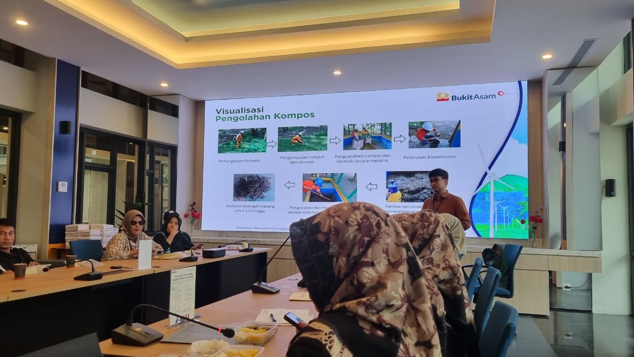 PTBA Dorong Ekonomi Sirkular Lewat Pelatihan Pengolahan Seresah