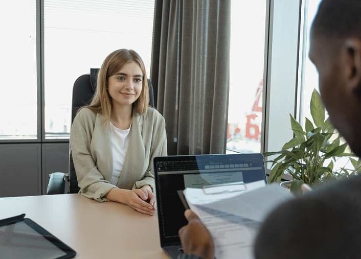 Panduan Lengkap Menjawab Pertanyaan Wawancara Kerja untuk Fresh Graduate