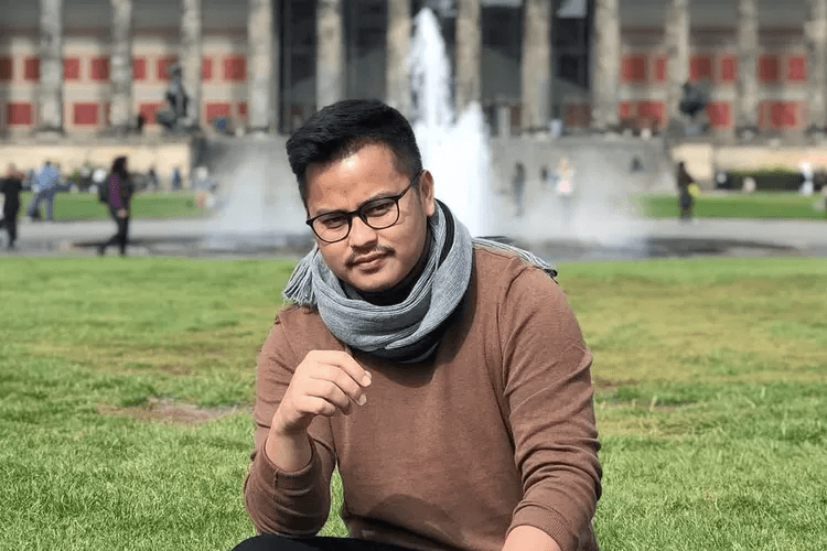 Profil Rully Anggi Akbar, Calon Suami Boiyen yang Viral Berkat Foto Prewedding di Yogyakarta