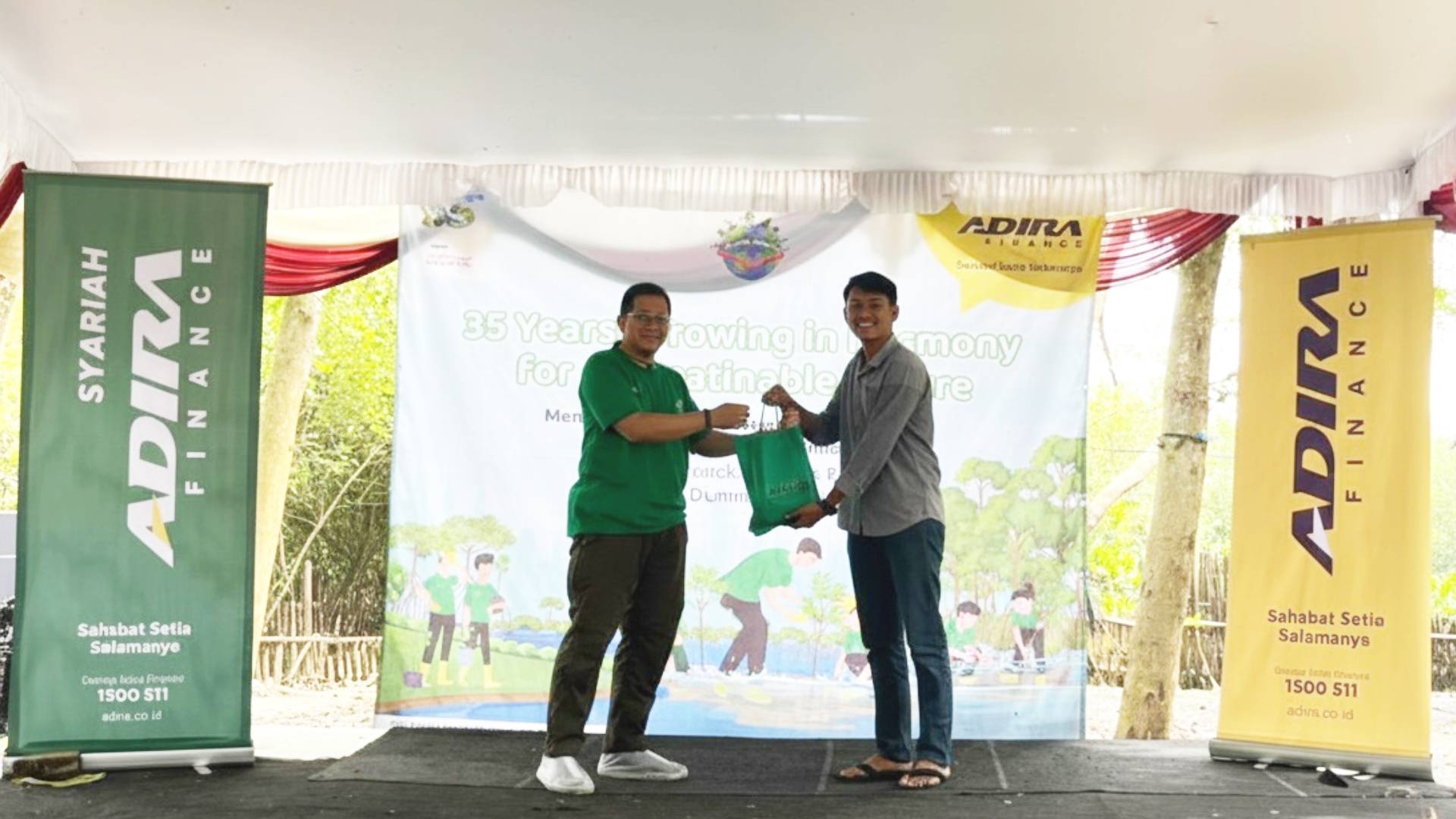 Adira Finance Tanam 350 Mangrove di Karawang: Komitmen Lingkungan yang Berkelanjutan di Usia ke-35