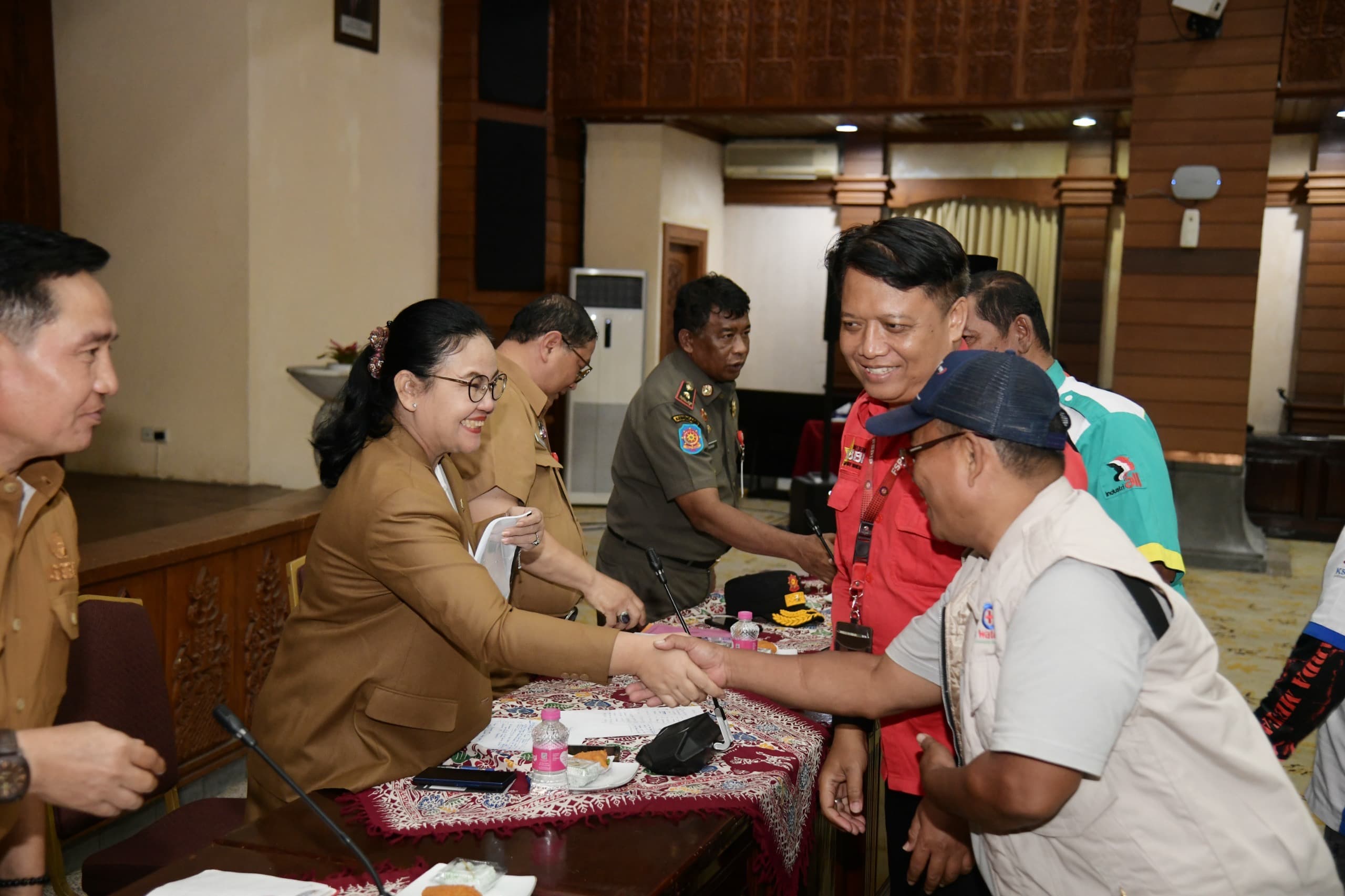 Terima Perwakilan Buruh, Wali Kota Semarang Tegaskan Komitmen Perjuangkan Kenaikan UMR–UMSK 2026
