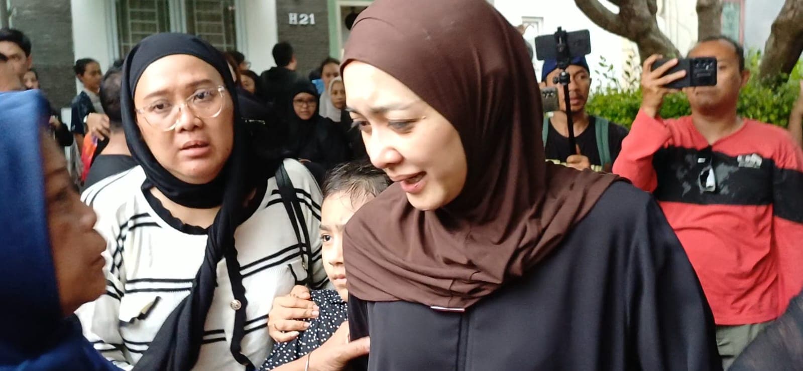 Richa Iskak Balas Kritik Soal Bekerja di Masa Idah: Anak-anak Harus Tetap Hidup