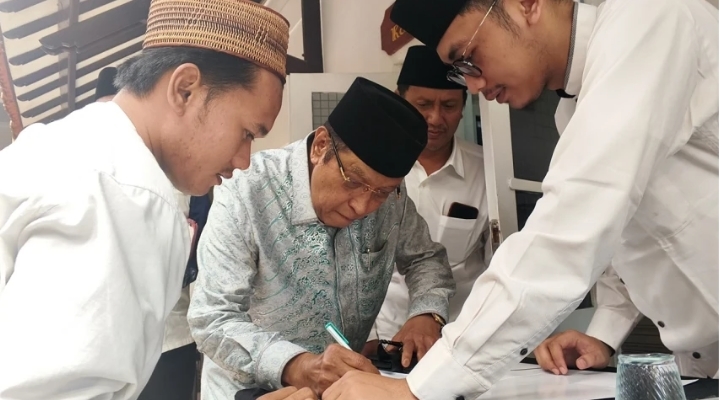 KH Said Aqil Siroj Hadiri Silaturahmi di Tebuireng terkait Persoalan PBNU