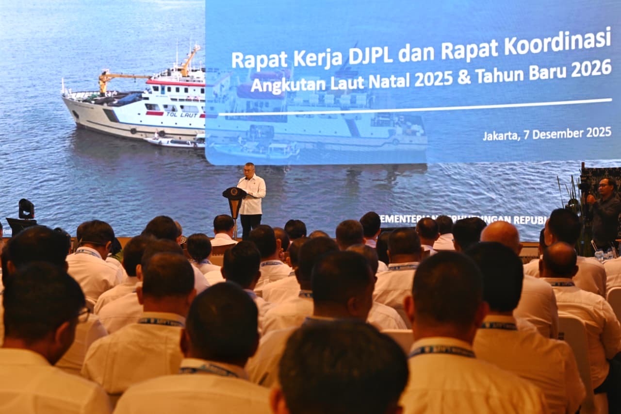 Kemenhub Siagakan Personel 24 Jam Hadapi Cuaca Ekstrem di Laut