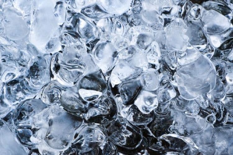 Lebih dari Sekadar Es Batu: Es Kristal, Si Penjaga Cita Rasa Minuman