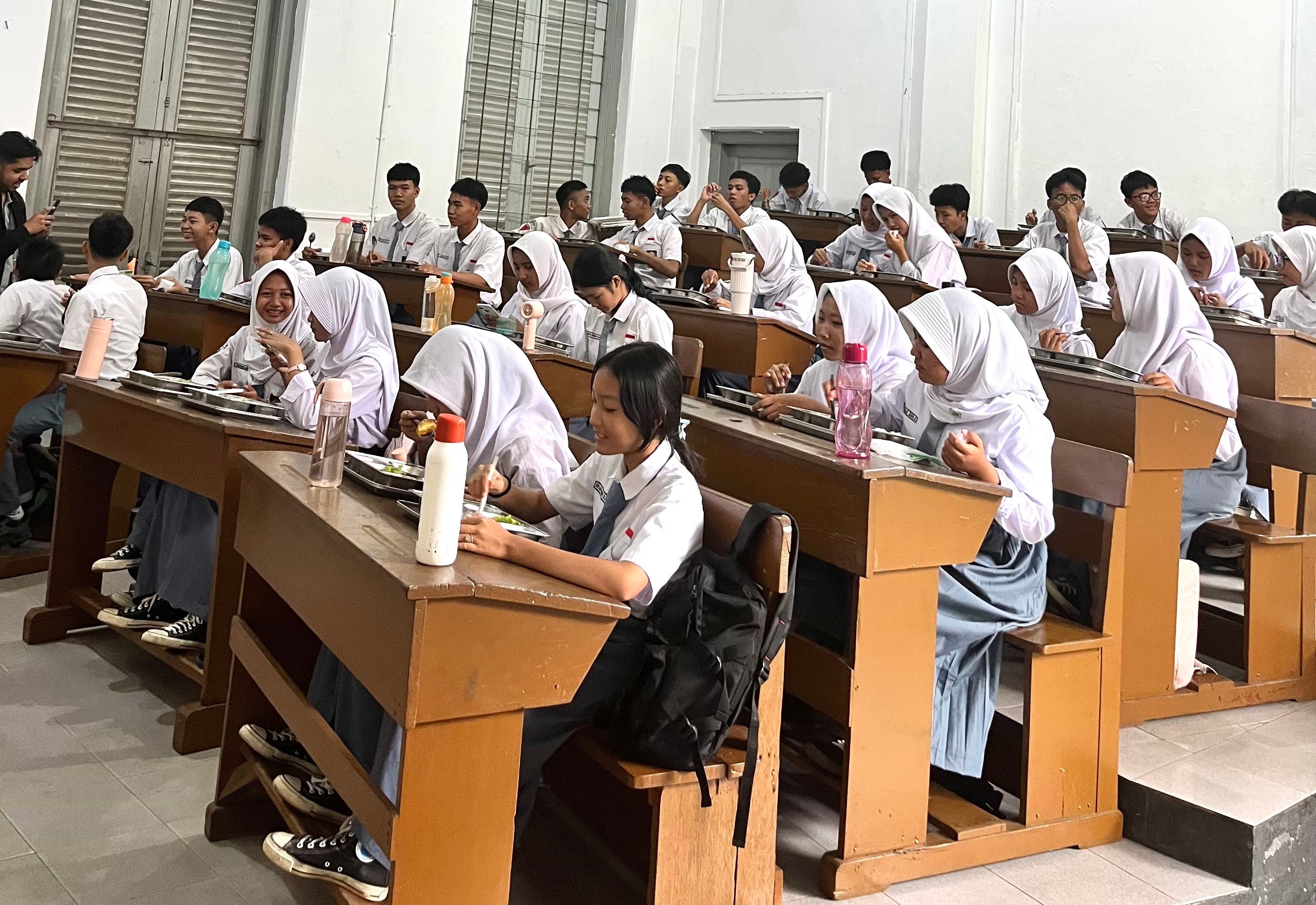 Efek MBG, Siswa Boedoet Jadi Lebih Semangat Datang ke Sekolah