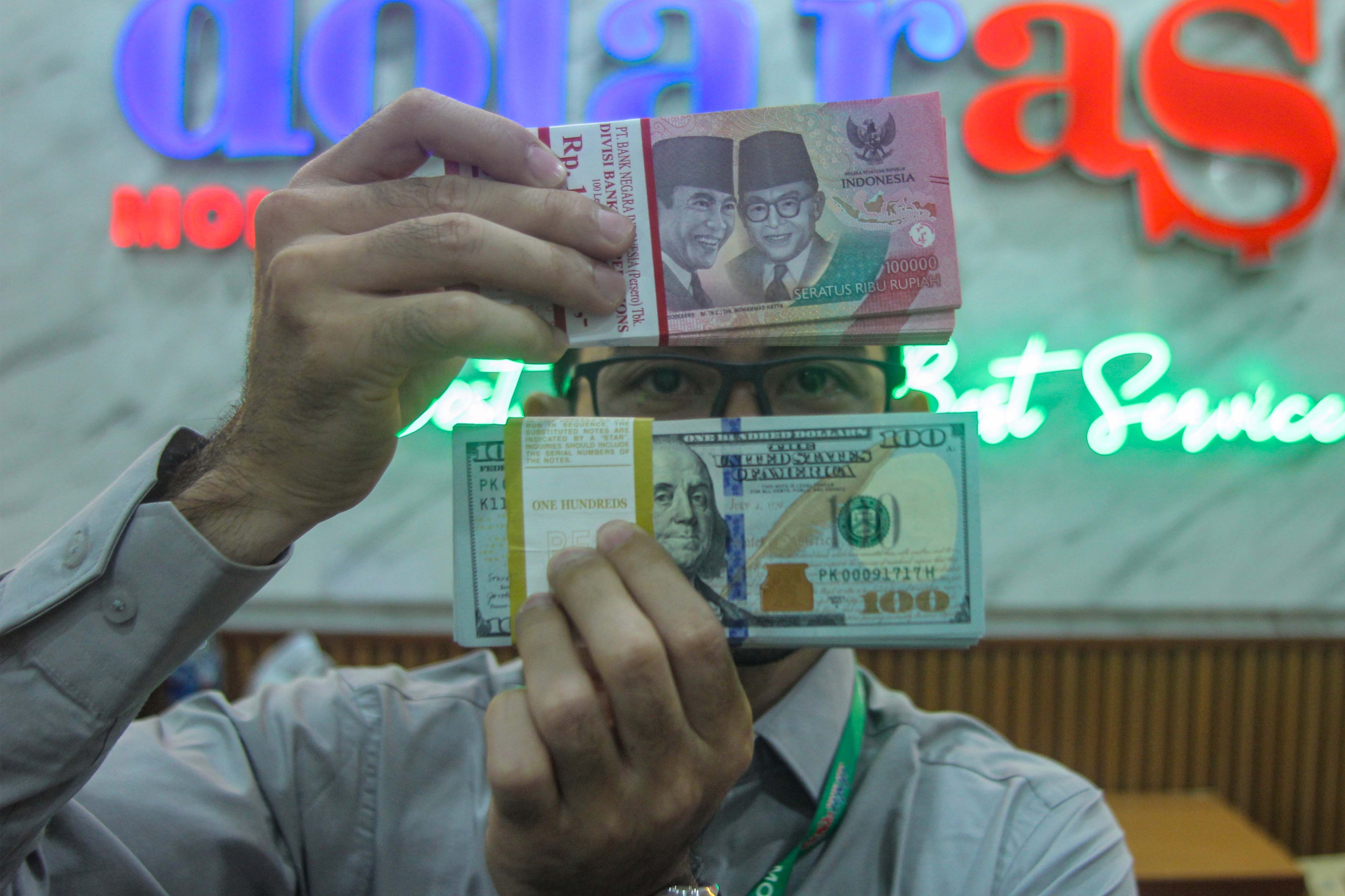 Ini Sebab Rupiah Menguat ke Rp16.780