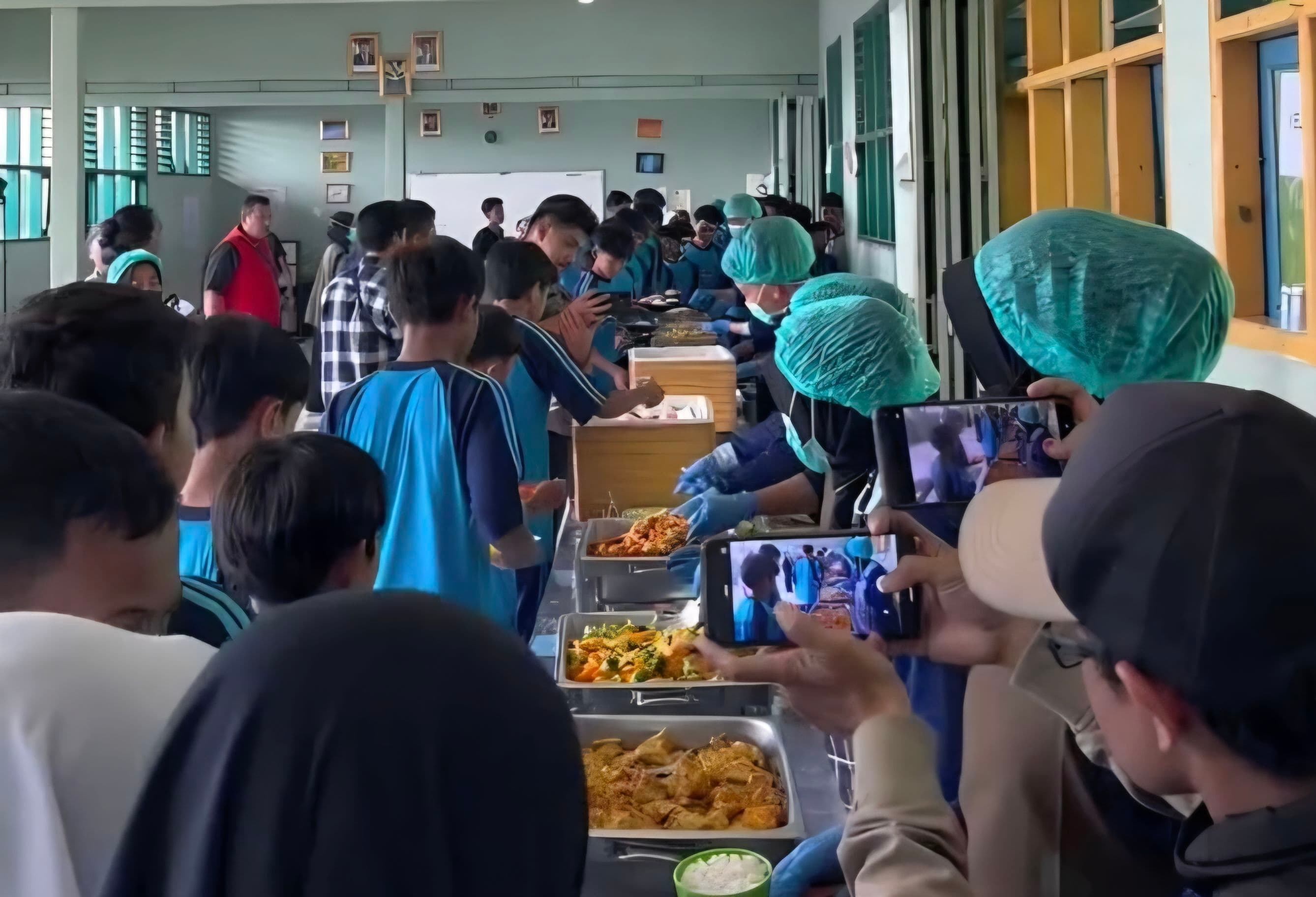 MBG Adalah Penambah Bukan Pengurang, Tidak Ada Anggaran Pendidikan yang Hilang