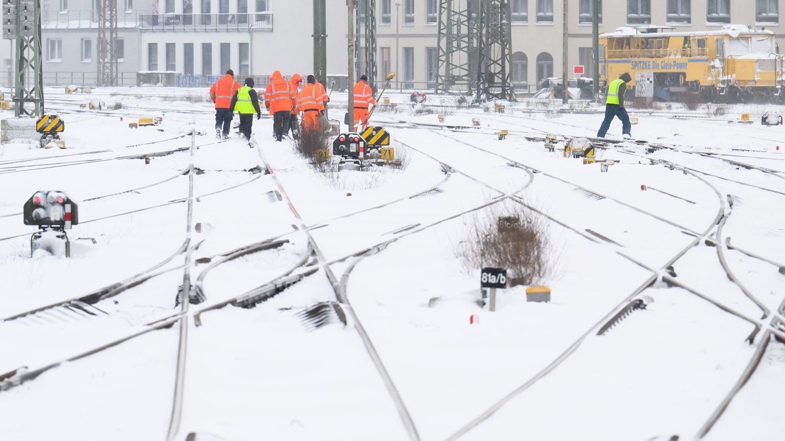 Cuaca Dingin Ekstrem -37C, Ribuan Wisatawan Terlantar di Finlandia