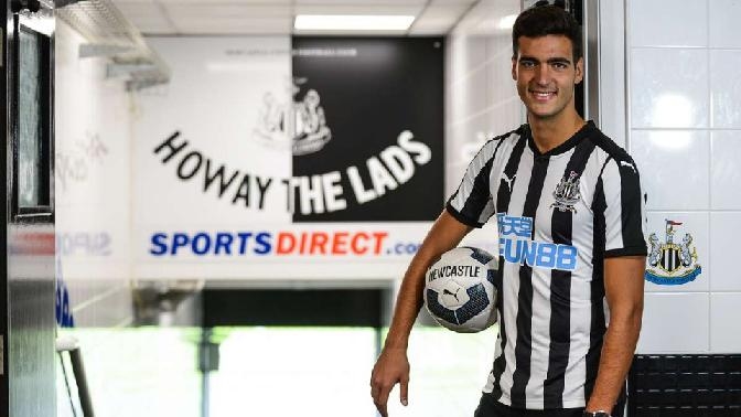 Newcastle Pinjam Gelandang Borussia Dortmund, Mikel Merino