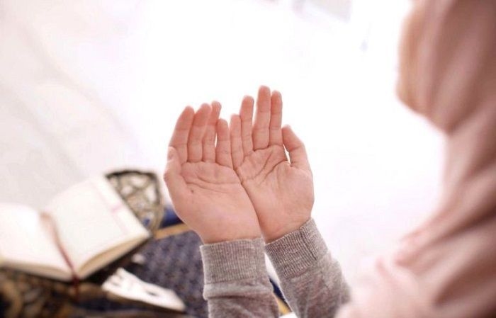 Hukum Berdoa Meminta Hujan di Sosial Media dalam Islam