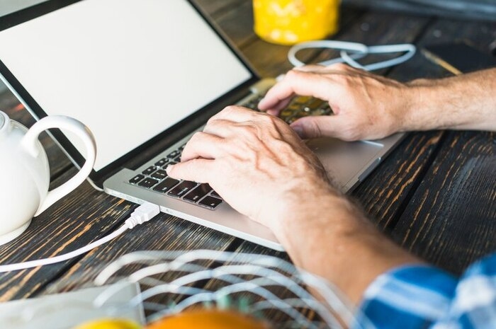 Kenapa Baterai Laptop Cepat Habis Meski Baru Dicas? Ini Penyebabnya